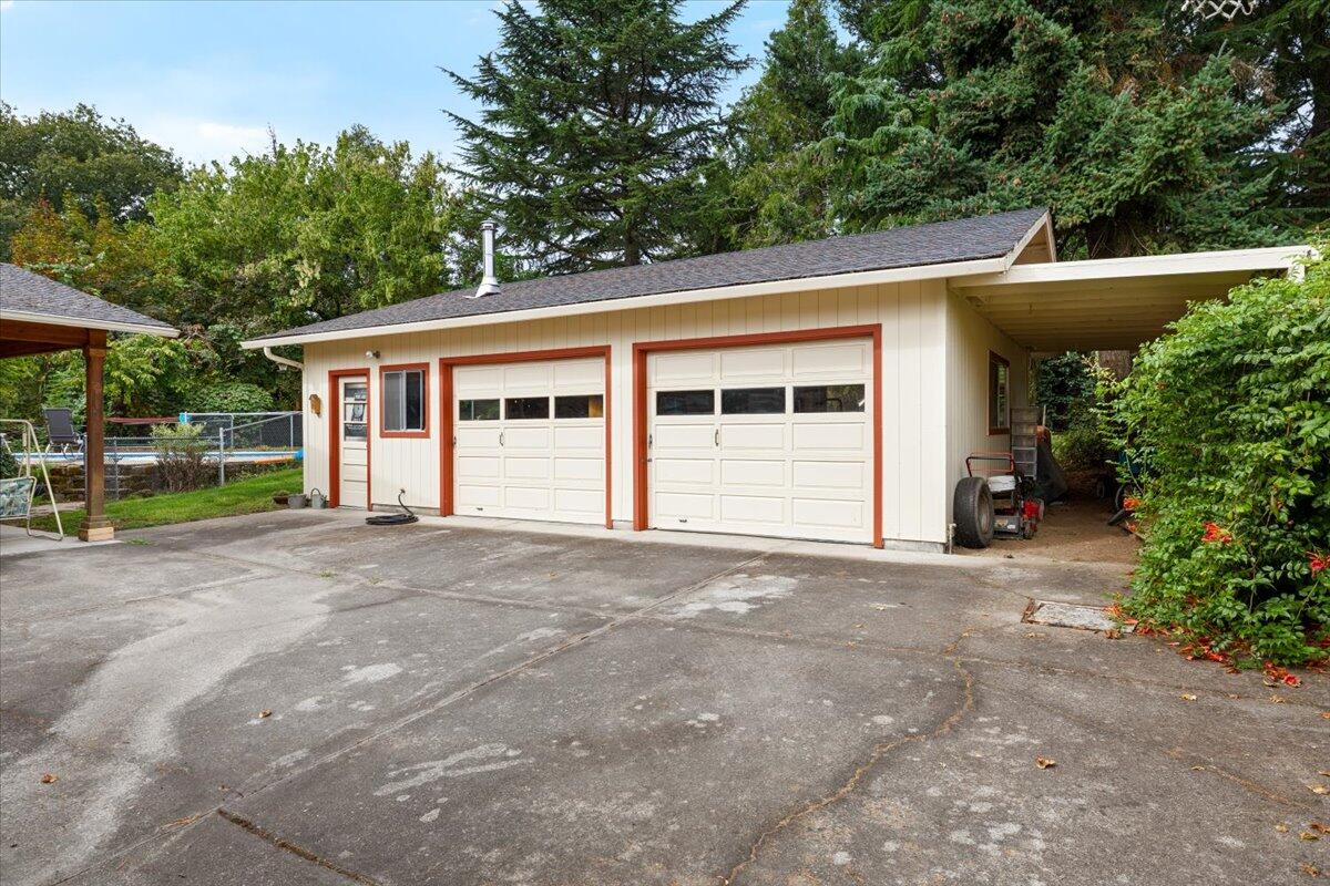 3307 Freeland Road Central Point, OR 97502 - Photo 31 of 34
