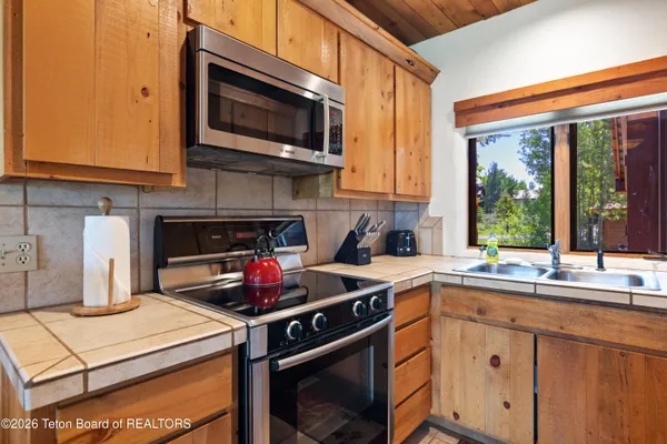 $1,525,000 | 1668 Northeast Butte Road, Unit 314647, Jackson, WY 83001
