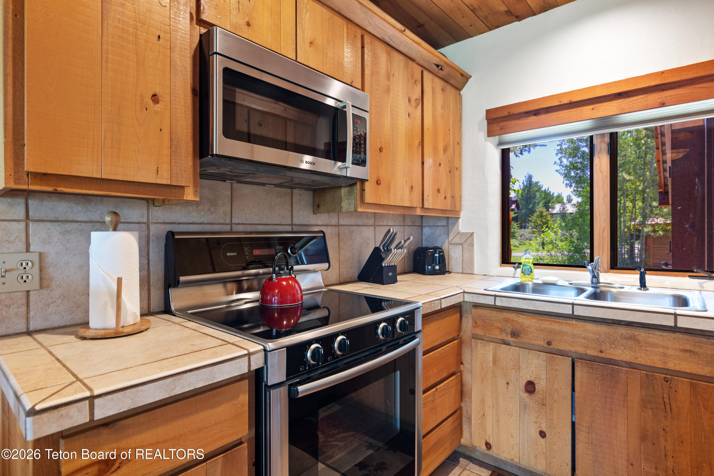 1668 Northeast Butte Road, Unit 314647 Jackson, WY 83001 - Photo 8 of 28 1668 N East Butte 3146-47