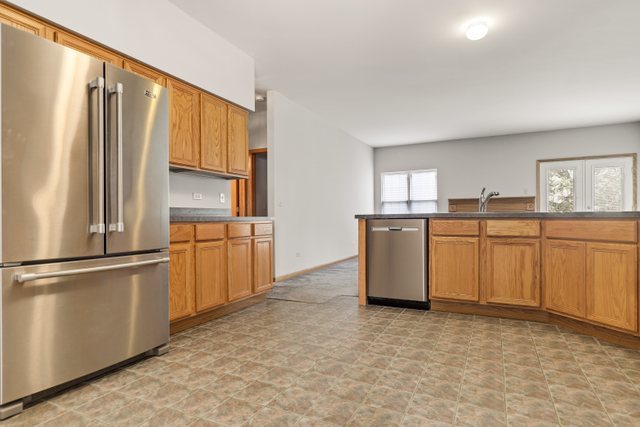 1807 Ridgemoor Drive Plainfield, IL 60586 - Photo 6 of 30