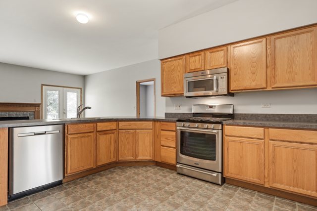 1807 Ridgemoor Drive Plainfield, IL 60586 - Photo 7 of 30