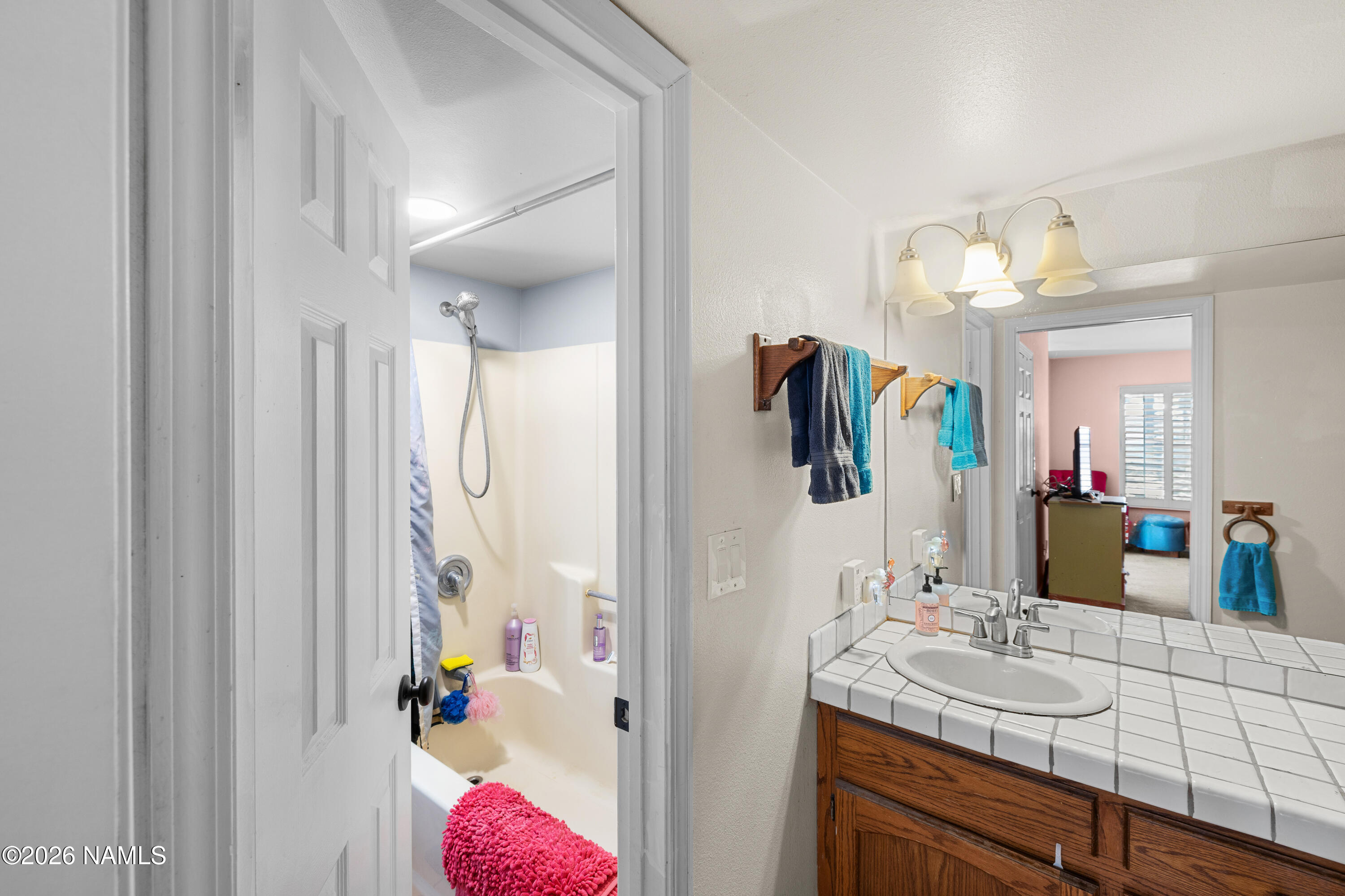 2063 North Rain Tree Road Flagstaff, AZ 86004 - Photo 17 of 36 Primary Bath View 2