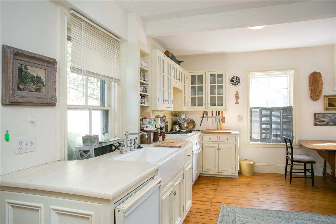 94 Spring Street, Unit 2 Newport, RI 02840 - Photo 15 of 35