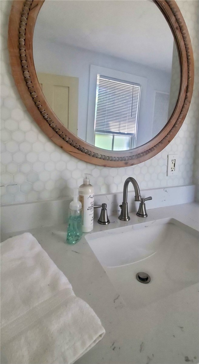 94 Spring Street, Unit 2 Newport, RI 02840 - Photo 23 of 35