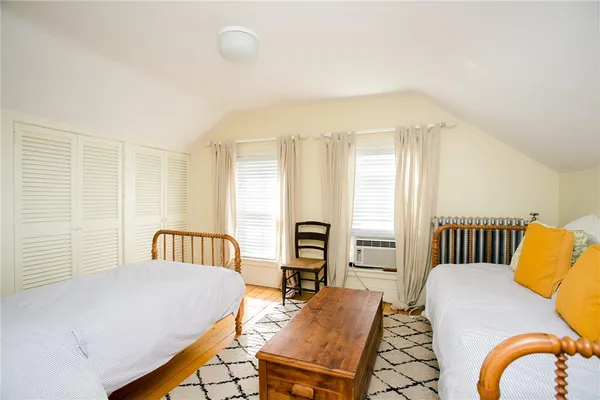 $3,200 | 94 Spring Street, Unit 2, Newport, RI 02840