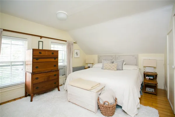 $3,200 | 94 Spring Street, Unit 2, Newport, RI 02840