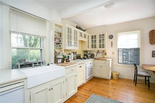 $3,200 | 94 Spring Street, Unit 2, Newport, RI 02840