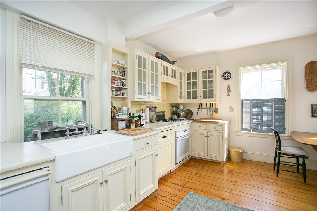 94 Spring Street, Unit 2 Newport, RI 02840 - Photo 3 of 35