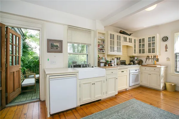 $3,200 | 94 Spring Street, Unit 2, Newport, RI 02840