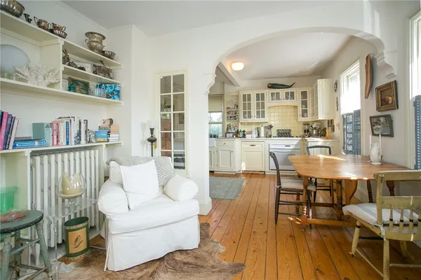 $3,200 | 94 Spring Street, Unit 2, Newport, RI 02840