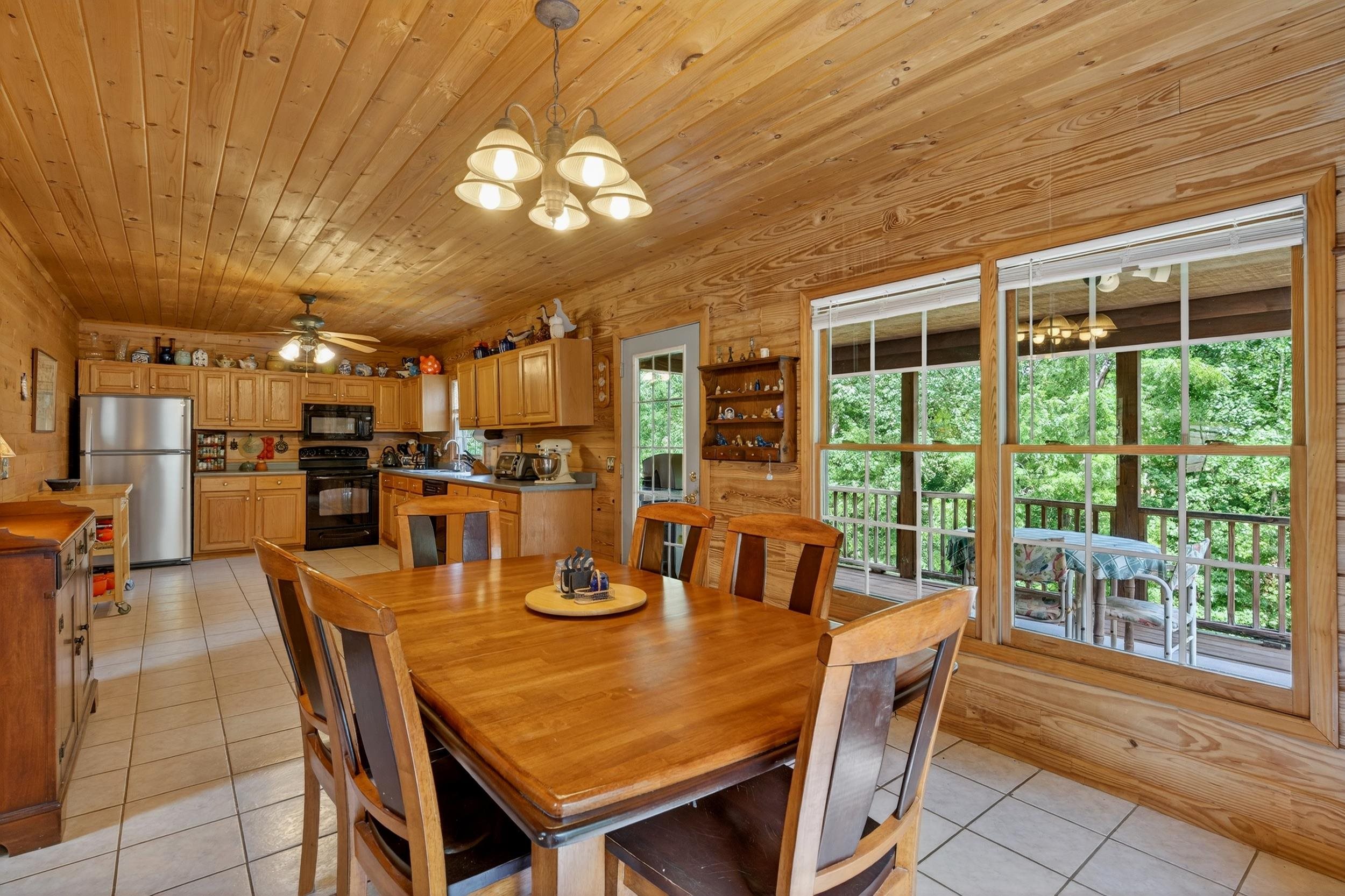 135 Pointe Drive Campobello, SC 29322 - Photo 6 of 44