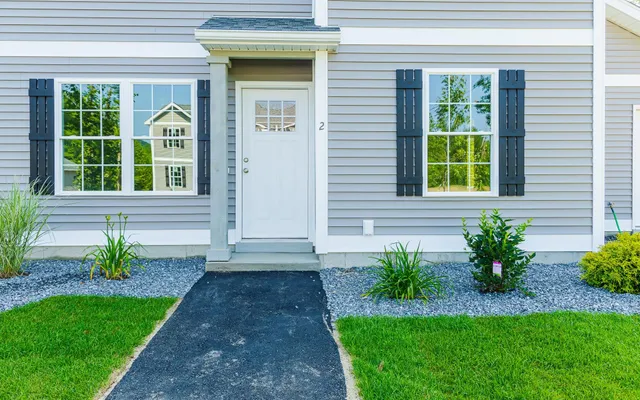 $2,200 | 4 Liberty Lane, Unit 4, Swanzey, NH 03446