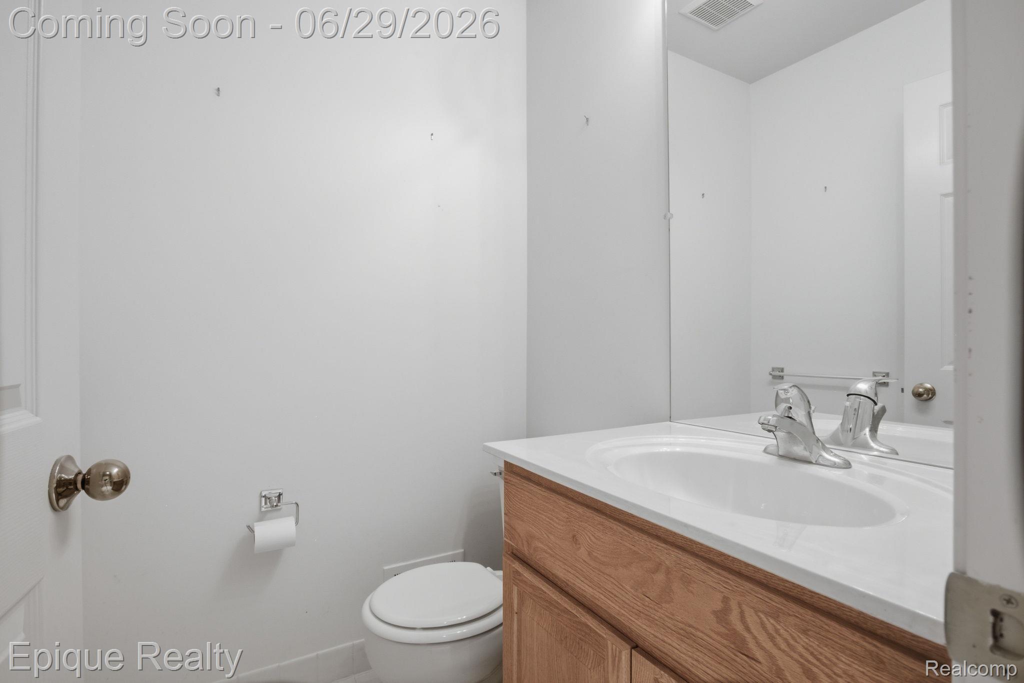 3261 Windwood Road West Bloomfield, MI 48324 - Photo 14 of 40 20-web-or-mls-_17A7464 Mark Thomas Hubble.jpg