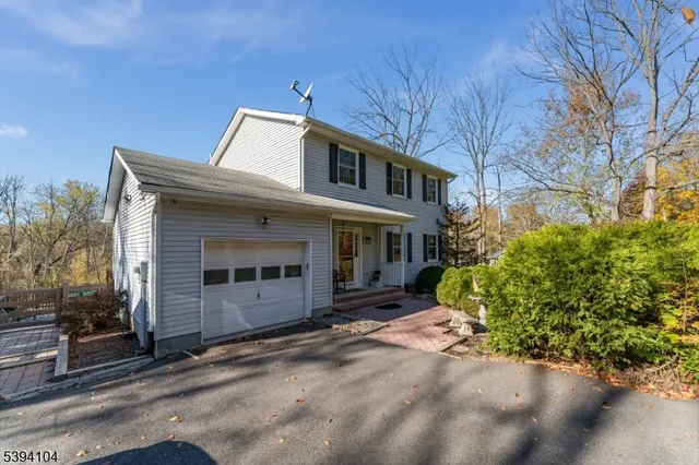 $545,000 | 3 Musconetcong River Road, Hampton, NJ 08827