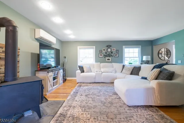 $545,000 | 3 Musconetcong River Road, Hampton, NJ 08827