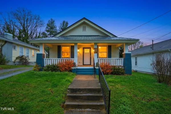 $280,000 | 916 East Hillcrest Drive, Johnson City, TN 37604