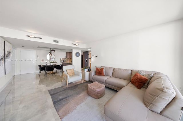 $1,089,000 | 650 West Avenue, Unit 1004, Miami Beach, FL 33139