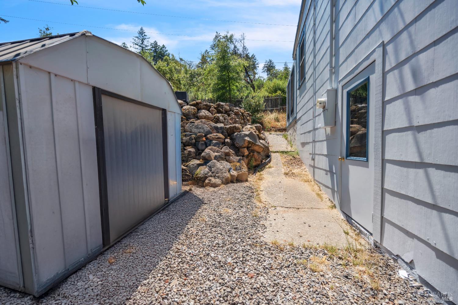 1138 Lokoya Road Napa, CA 94558 - Photo 9 of 35 a view of a backyard