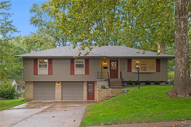 $380,000 | 9615 West 92nd Terrace, Overland Park, KS 66212