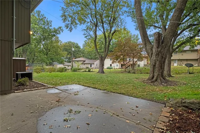 $380,000 | 9615 West 92nd Terrace, Overland Park, KS 66212