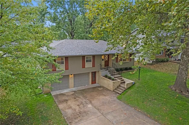 $380,000 | 9615 West 92nd Terrace, Overland Park, KS 66212