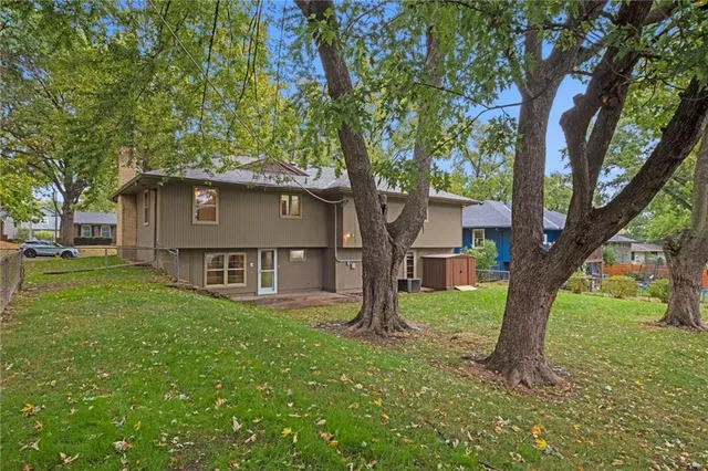 $380,000 | 9615 West 92nd Terrace, Overland Park, KS 66212