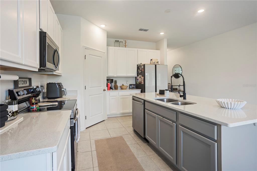 1187 Pearl Tree Road Deltona, FL 32725 - Photo 12 of 51