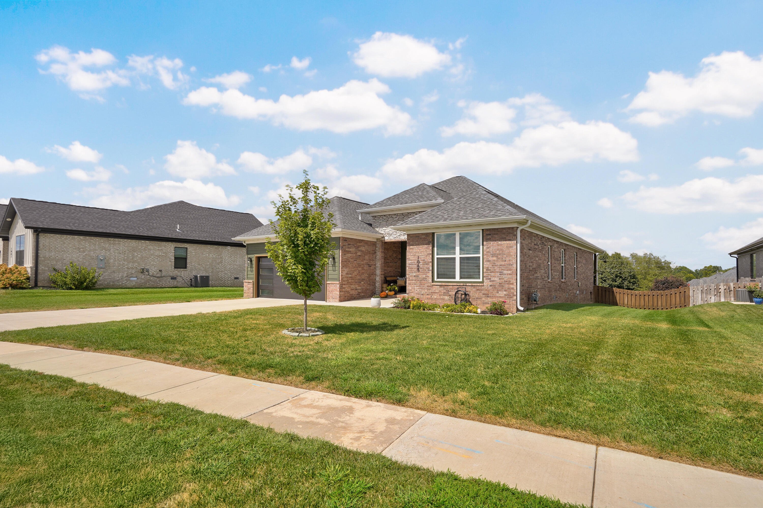 1065 West Gaslight Drive Springfield, MO 65810 - Photo 3 of 46 1065 W Gaslight Dr-6