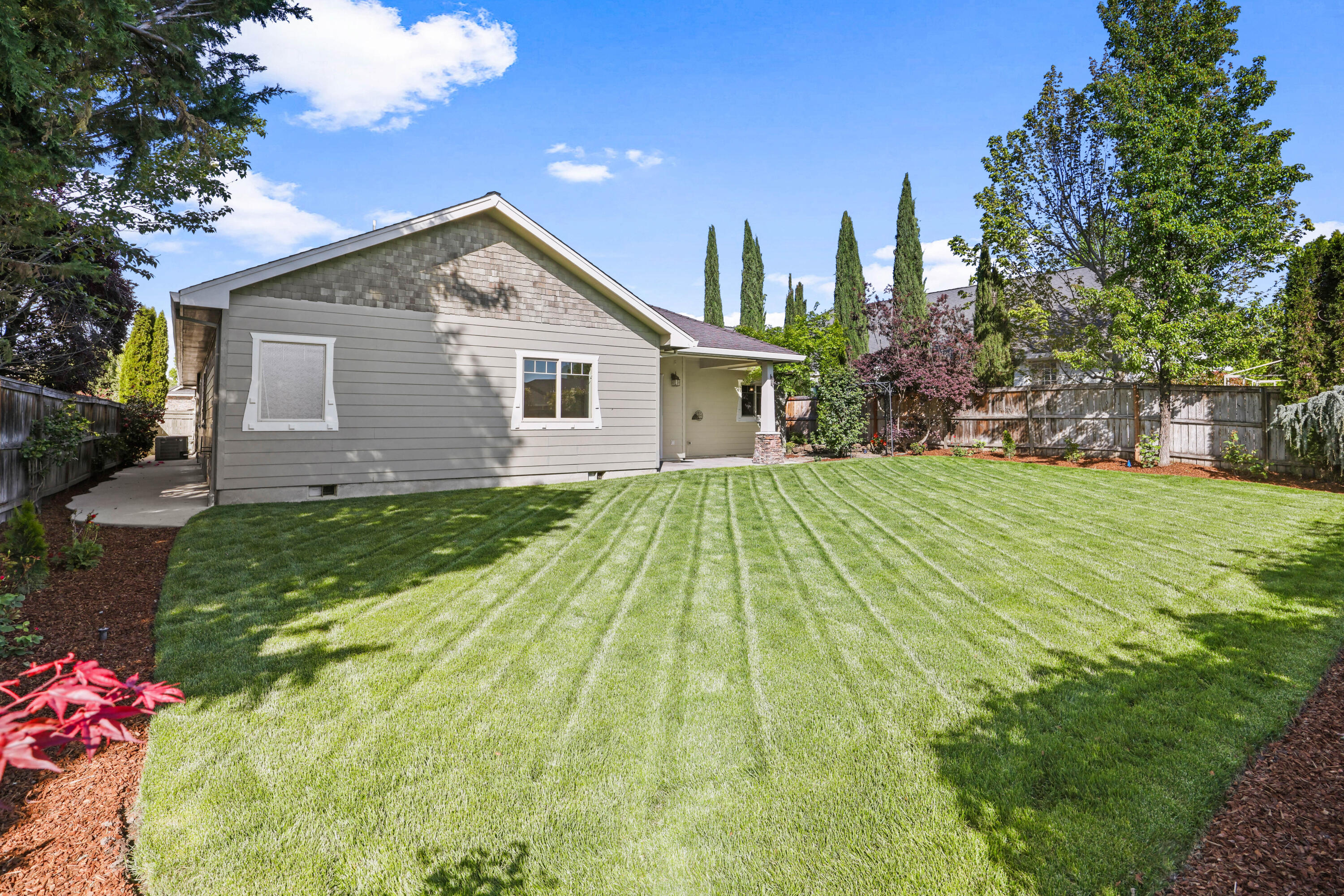 1054 Pumpkin Ridge Eagle Point, OR 97524 - Photo 34 of 34 EP1A1627