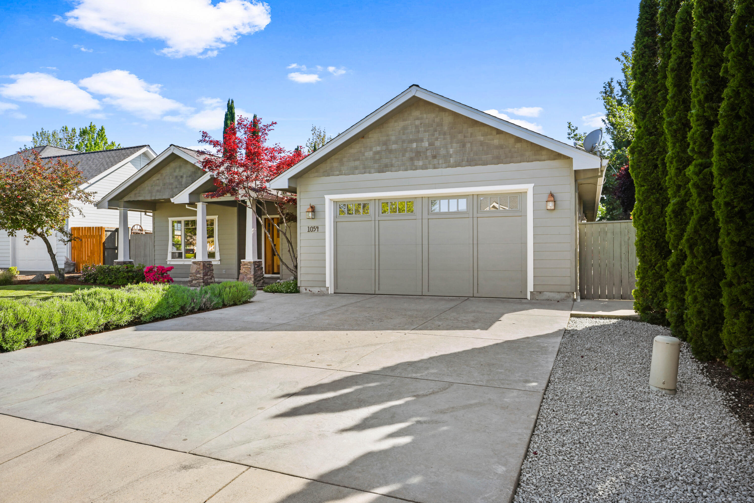 1054 Pumpkin Ridge Eagle Point, OR 97524 - Photo 5 of 34 EP1A1525