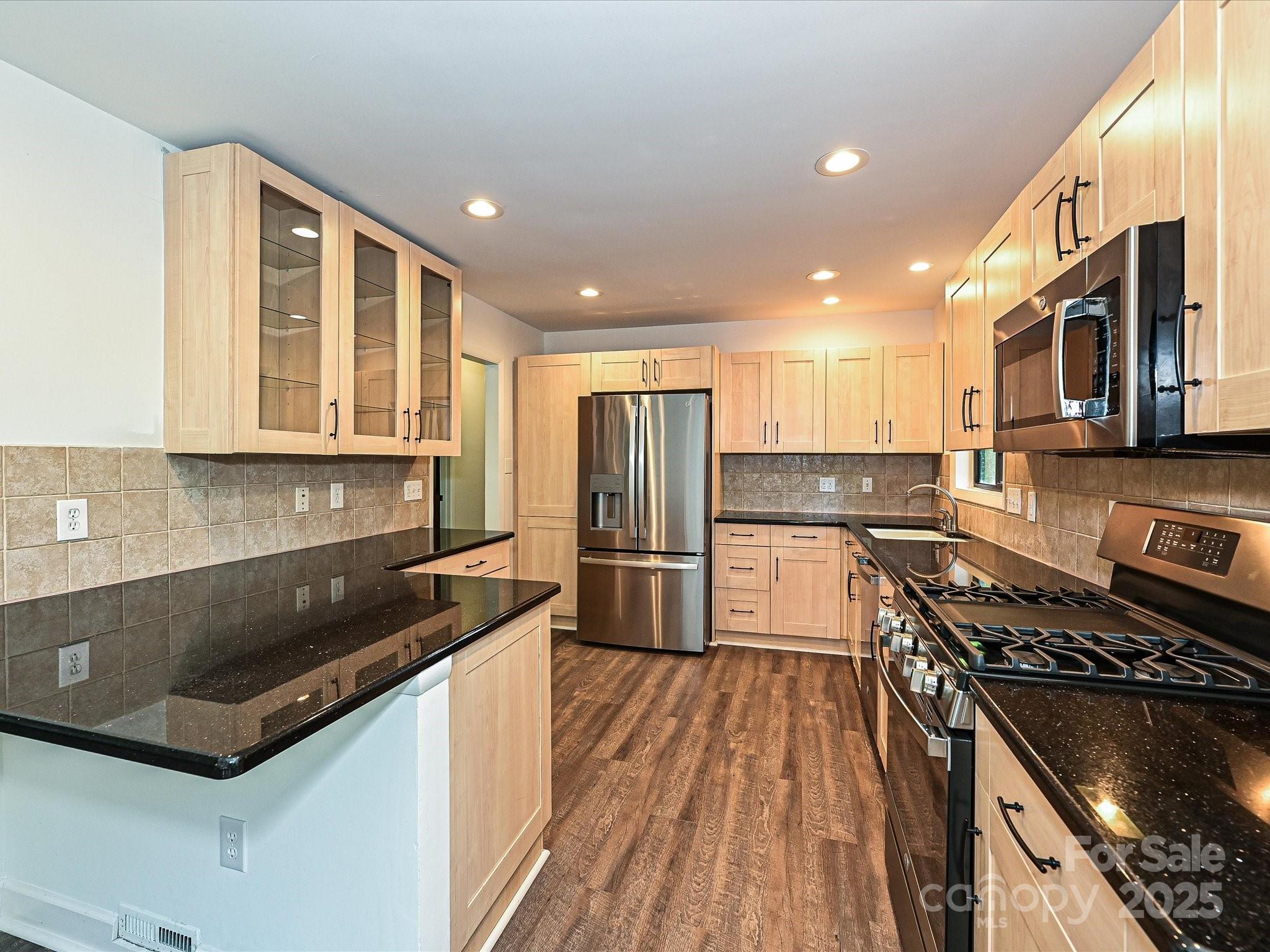 6745 Thermal Road Charlotte, NC 28211 - Photo 13 of 37