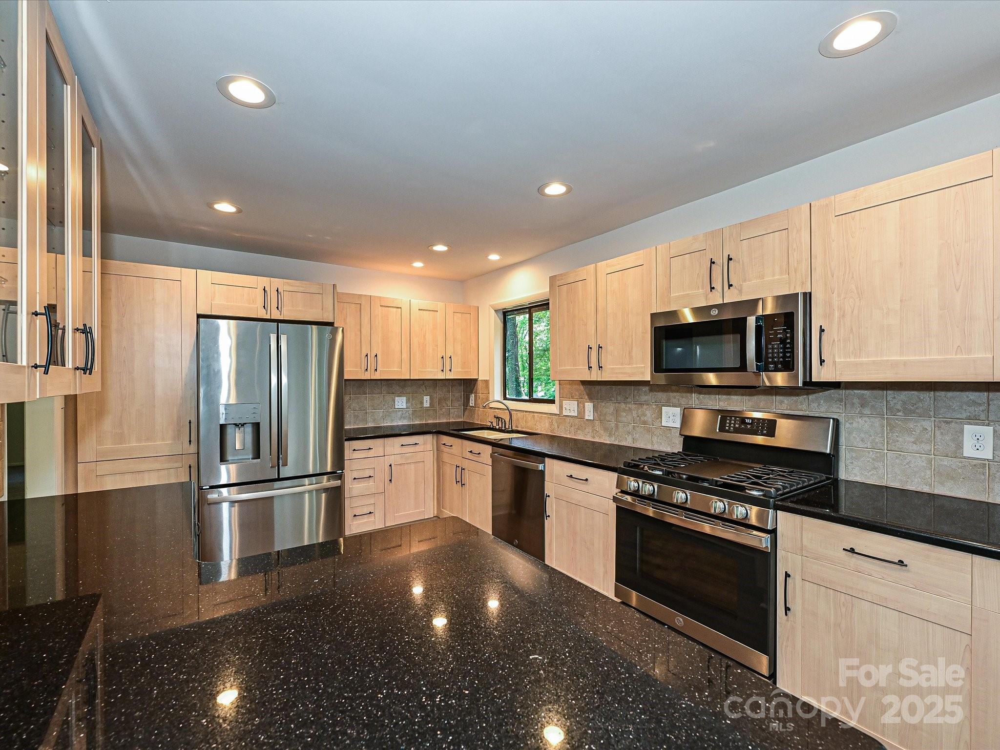 6745 Thermal Road Charlotte, NC 28211 - Photo 14 of 37