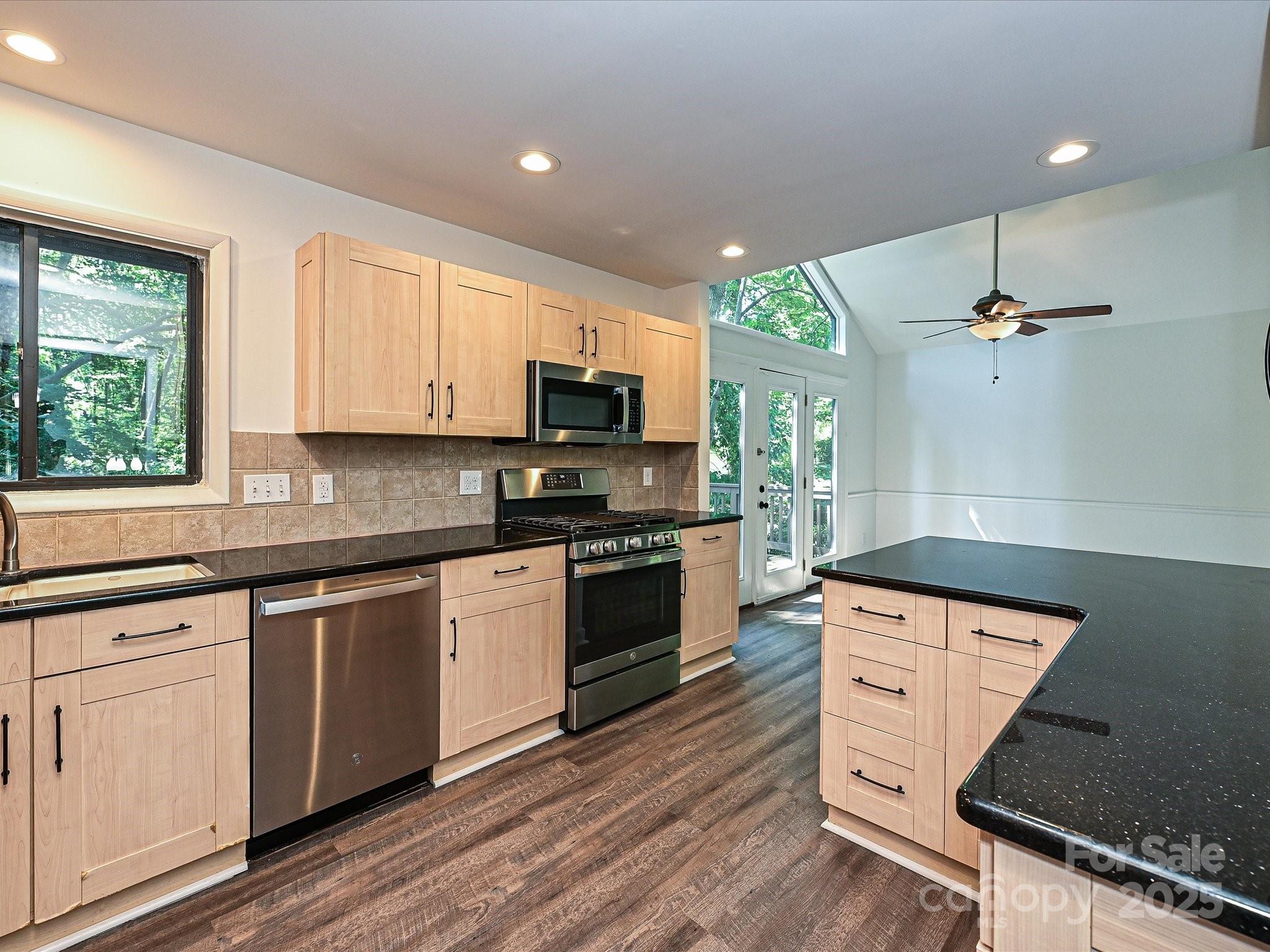 6745 Thermal Road Charlotte, NC 28211 - Photo 15 of 37