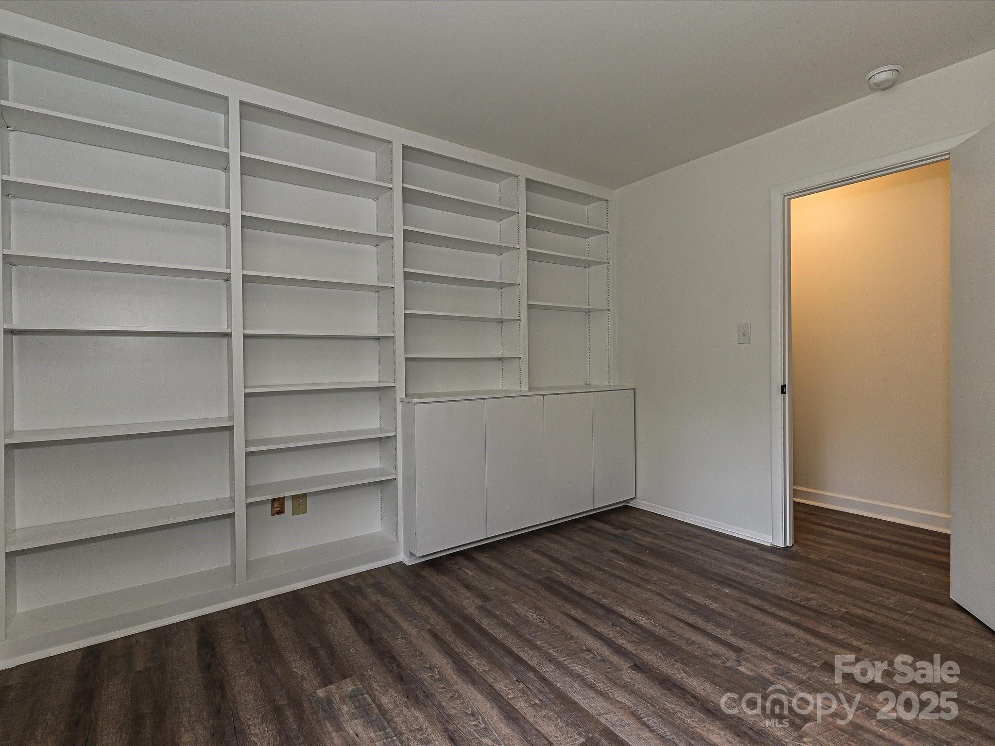 6745 Thermal Road Charlotte, NC 28211 - Photo 18 of 37