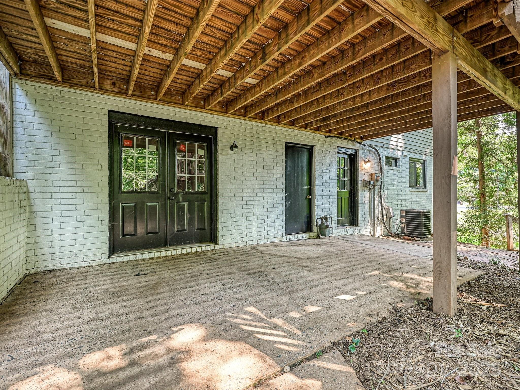 6745 Thermal Road Charlotte, NC 28211 - Photo 33 of 37