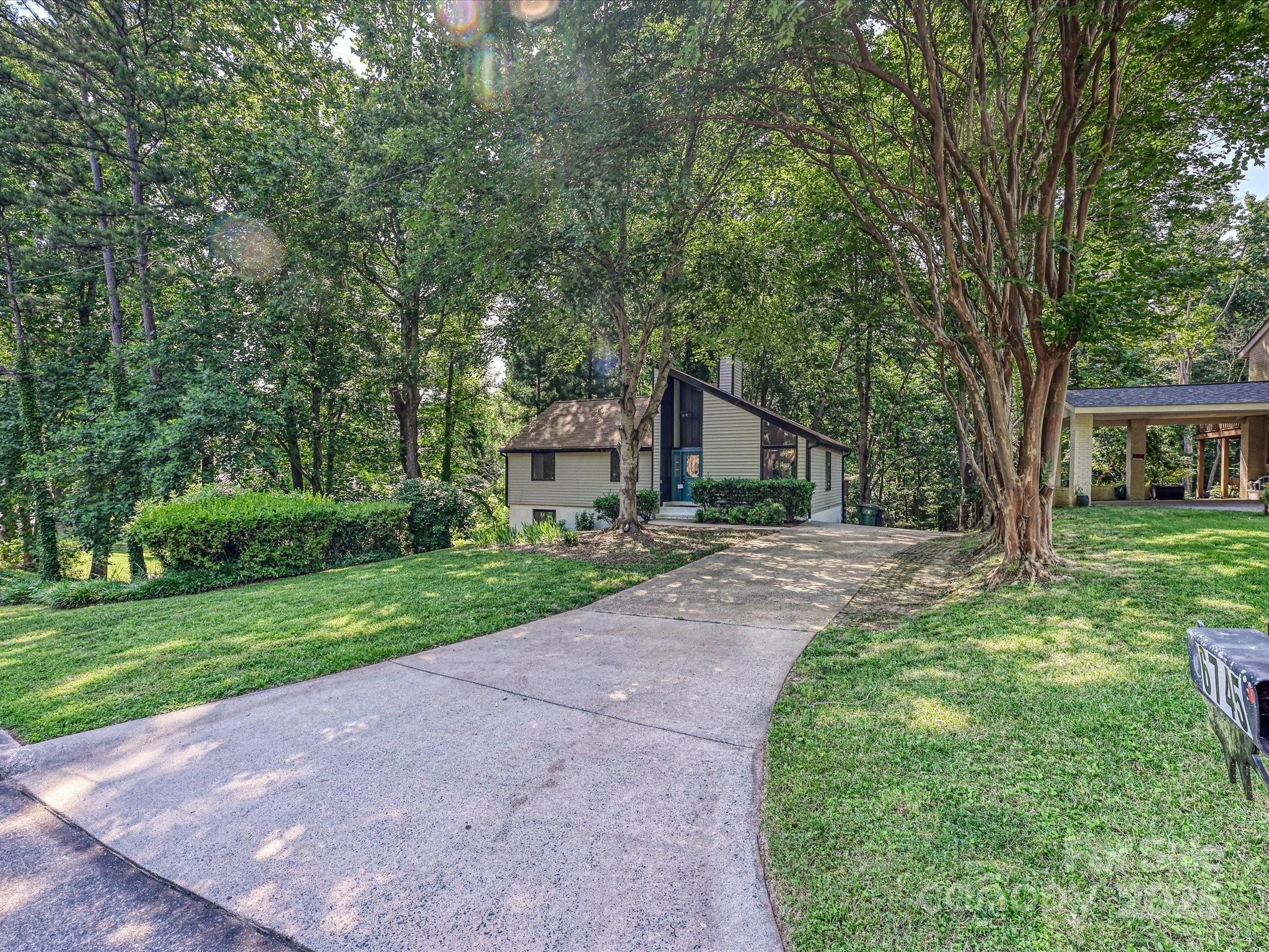6745 Thermal Road Charlotte, NC 28211 - Photo 4 of 37
