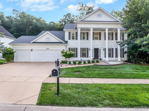 $695,000 | 659 Southern Hills Drive, Eureka, MO 63025