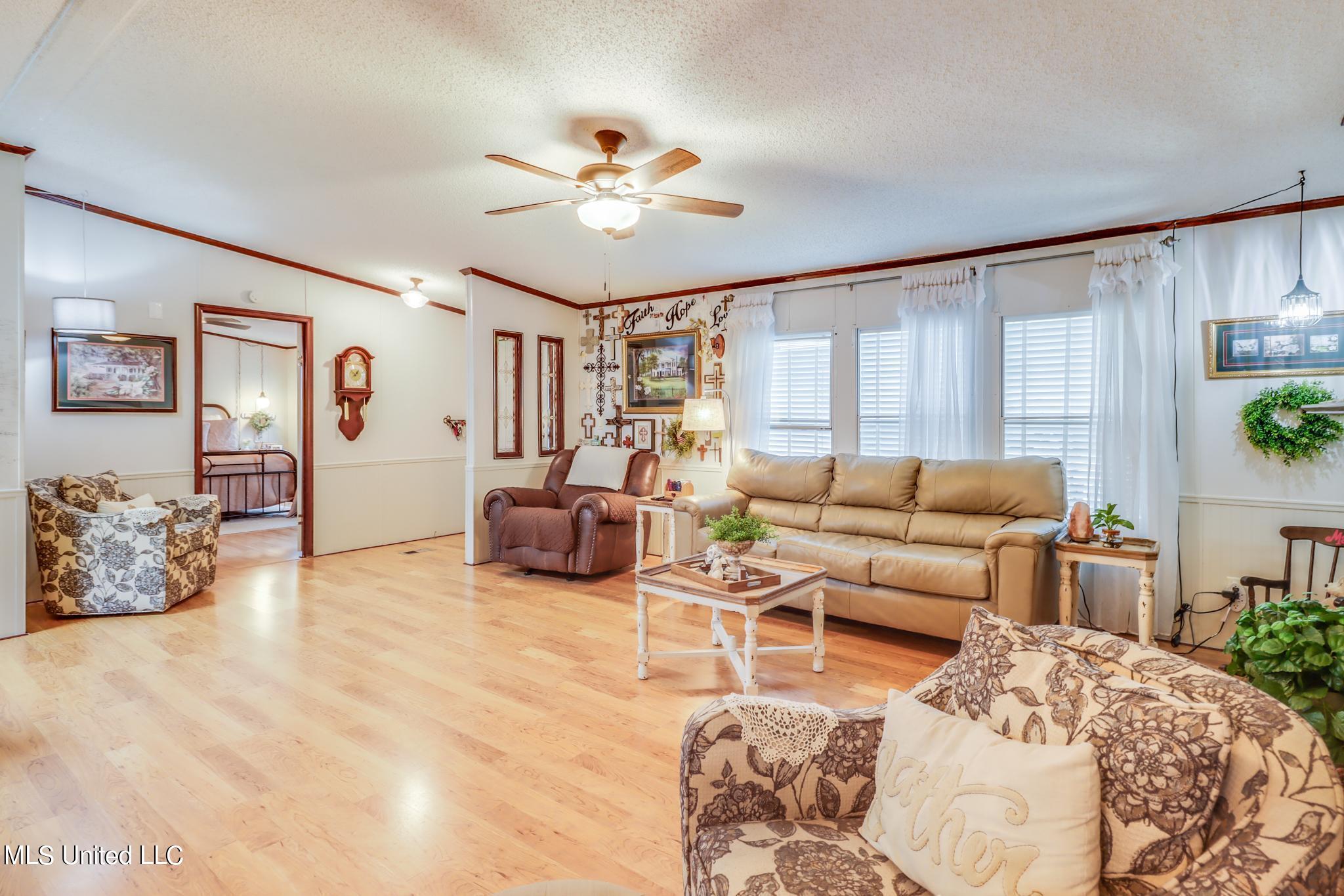 18161 Robinson Road Gulfport, MS 39503 - Photo 10 of 24 IMG_4831
