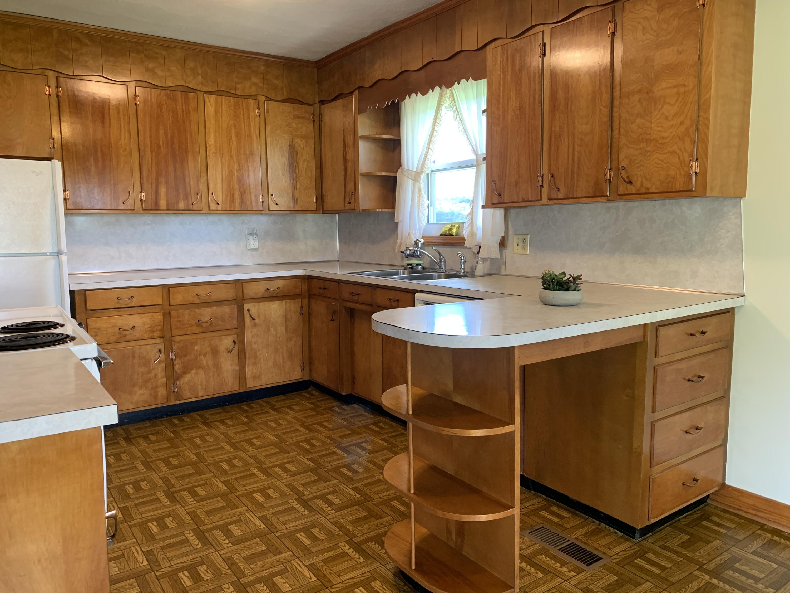 550 Red Hill Road Greeneville, TN 37743 - Photo 8 of 61 625B03D6-2477-4EE3-A29F-8158FE38E3D0