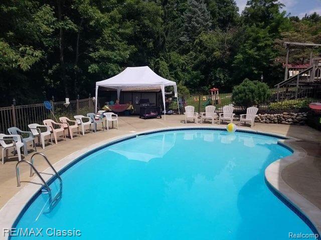 36150 Paddleford Road Farmington Hills, MI 48331 - Photo 22 of 34