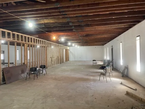 a sign that is on the wall