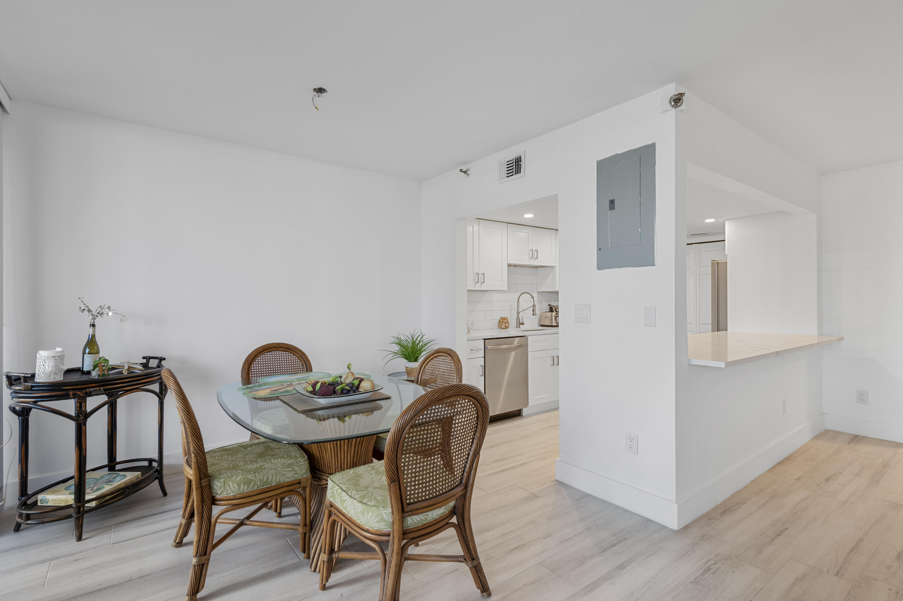 859 Jeffery Street, Unit 212 Boca Raton, FL 33487 - Photo 10 of 53 DSC_2300
