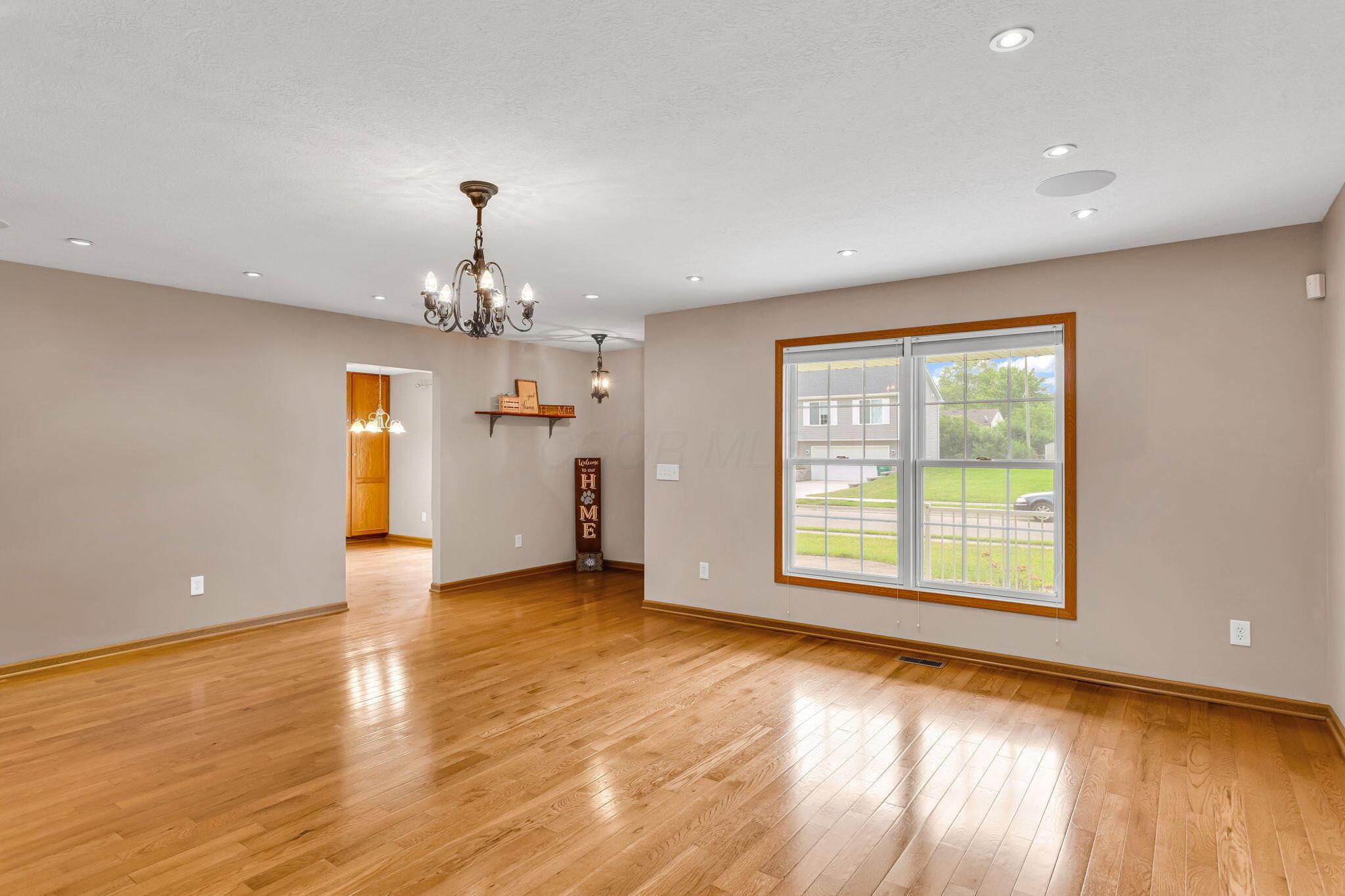159 Hathaway Road West Jefferson, OH 43162 - Photo 6 of 51 26-web-or-mls-159HathawayRoad_Hommati102