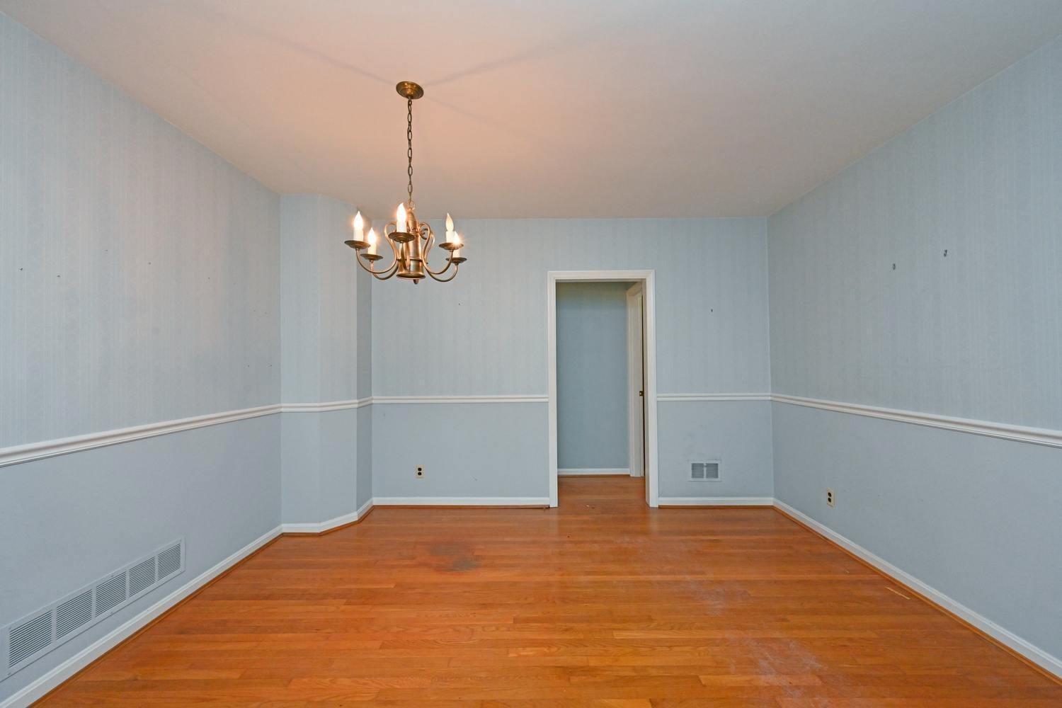7304 State Road Cincinnati, OH 45230 - Photo 9 of 23 Gallery Image 9