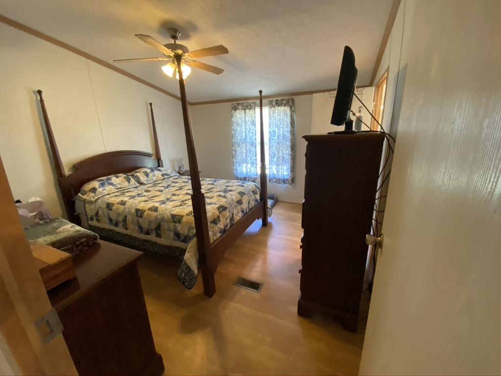 1946 Grapevine Road Harrodsburg, KY 40330 - Photo 6 of 22 0CD224C4-0CE3-40A3-AE7C-2E27874F1E44_1_1