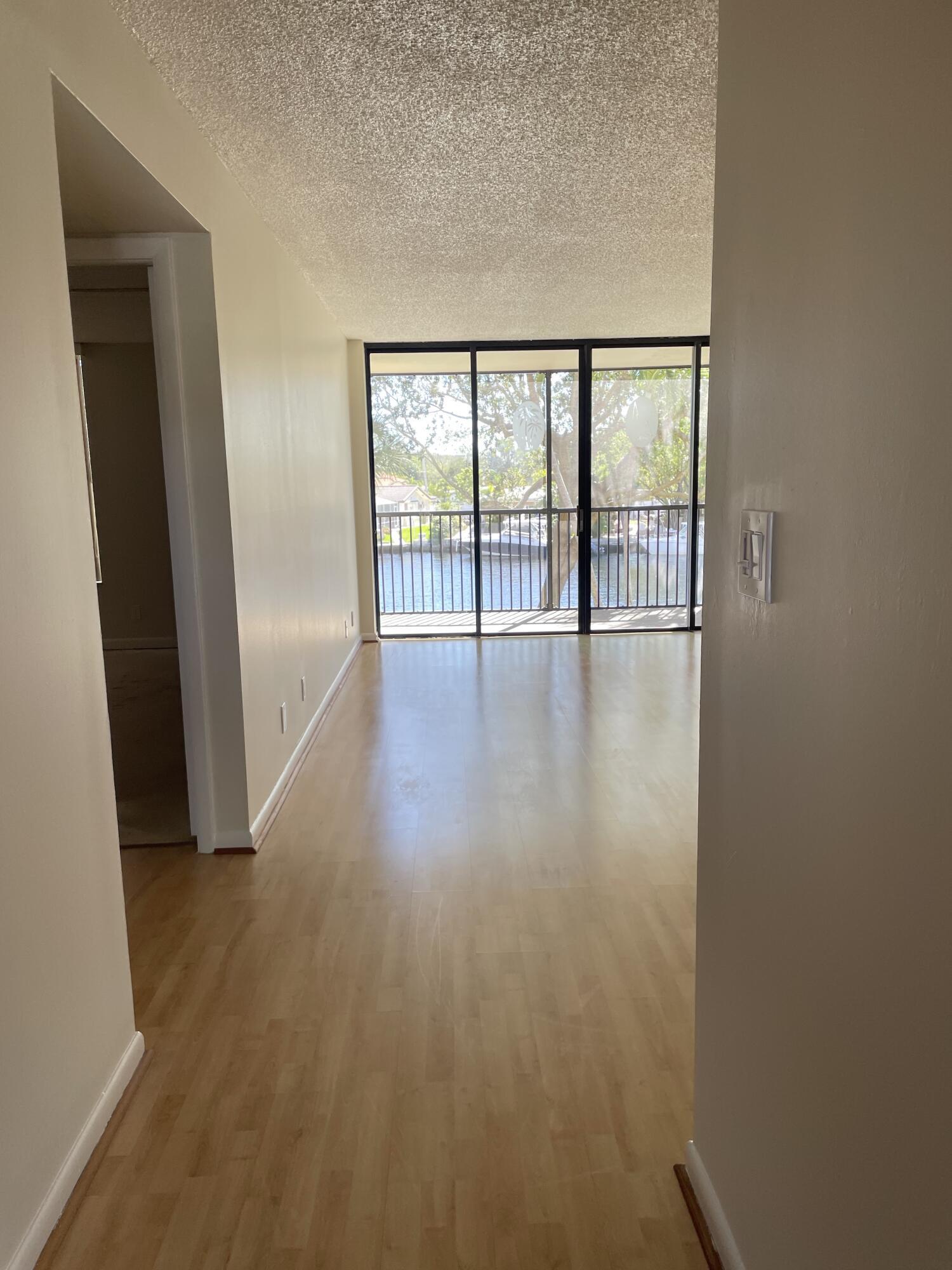 14 Royal Palm Way, Unit 204 Boca Raton, FL 33432 - Photo 5 of 17 living area 2