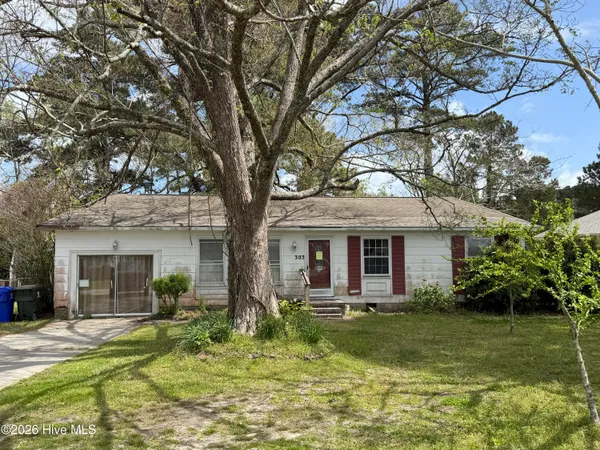 $346,000 | 303 Sycamore Drive, Beaufort, NC 28516