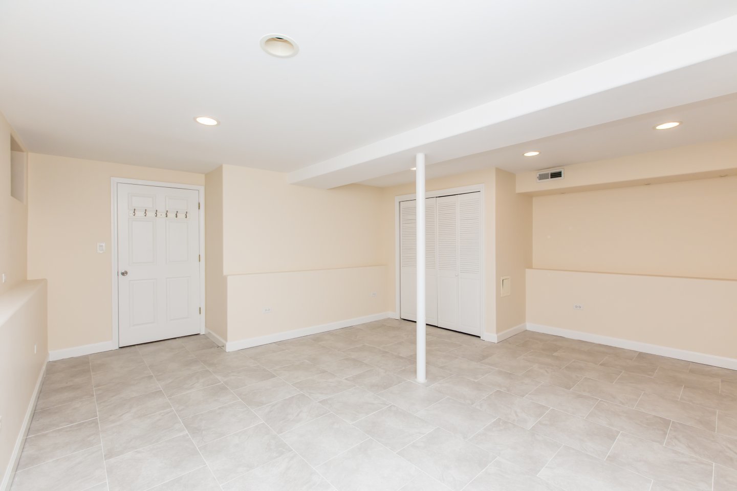 1645 West Irving Park Road Chicago, IL 60613 - Photo 21 of 33 a view of an empty room