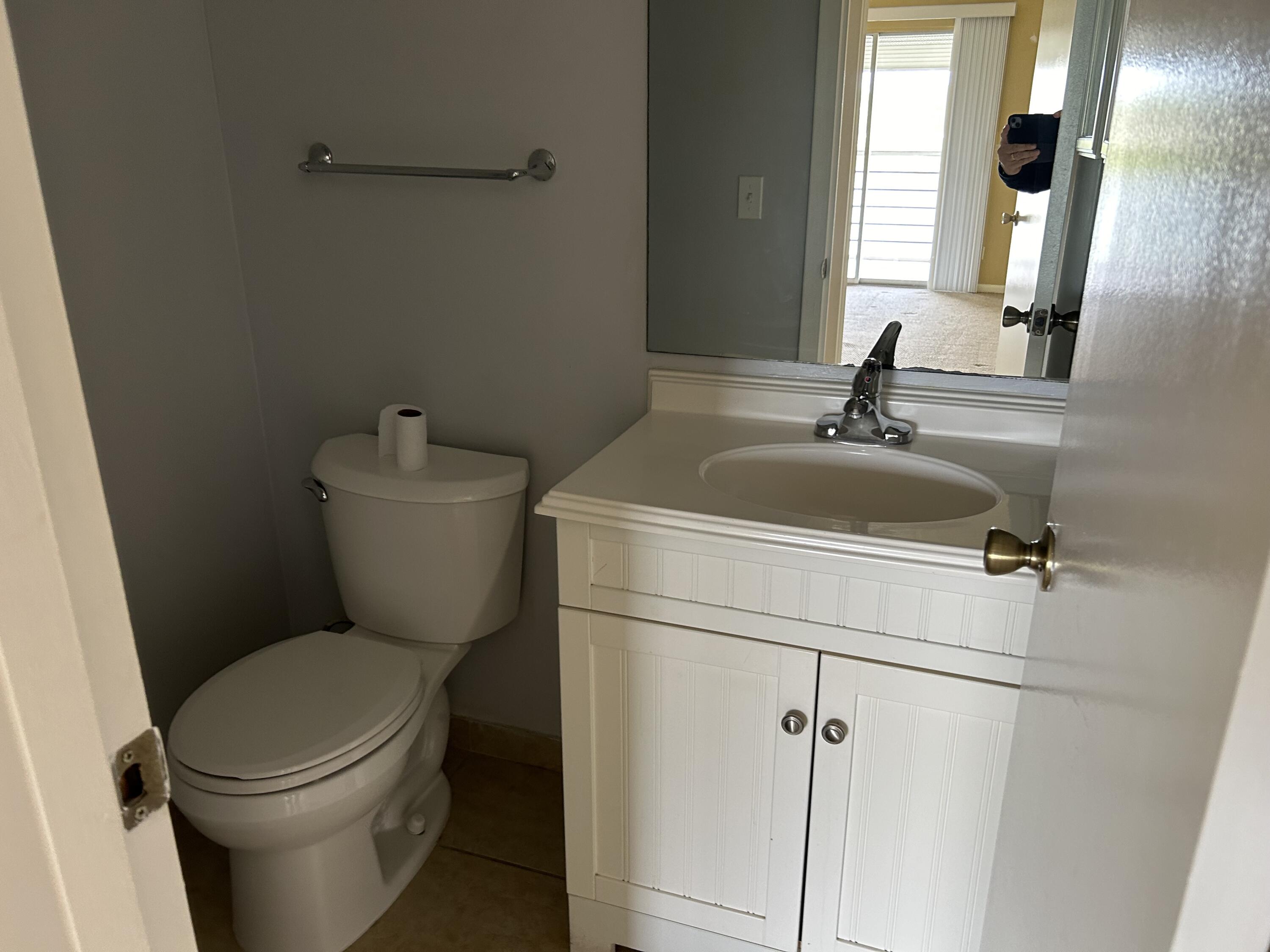 2024 Exeter, Unit 2024B Boca Raton, FL 33434 - Photo 13 of 31 IMG_1235