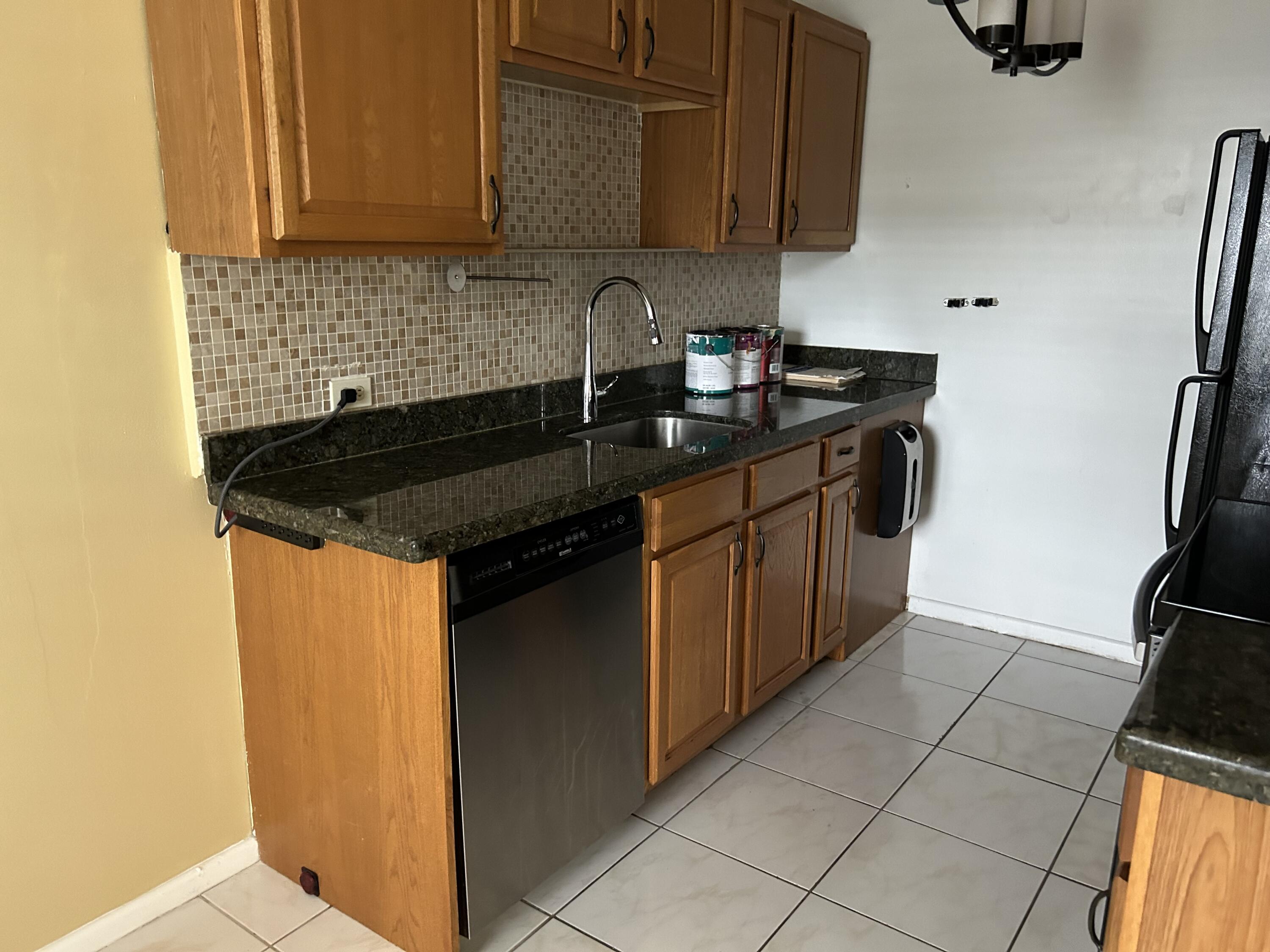 2024 Exeter, Unit 2024B Boca Raton, FL 33434 - Photo 24 of 31 IMG_1248